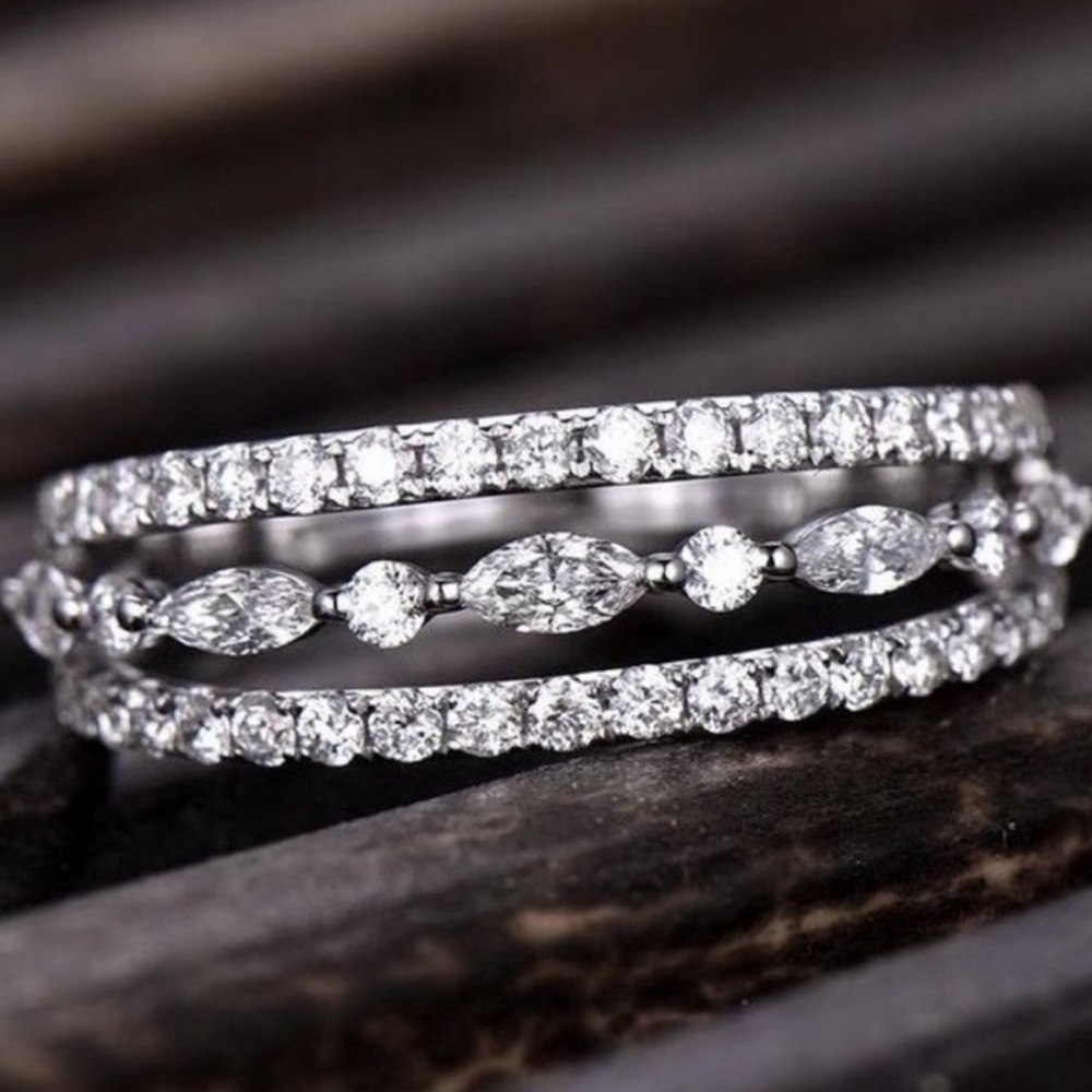 💍NEW 4.1 CT STERLING SILVER DIAMOND HALO RING💍 - Picture 2 of 4